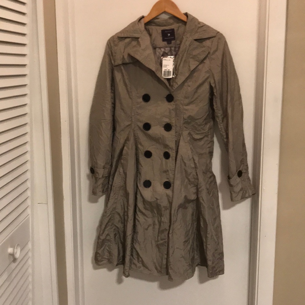 NWT forever21 trench coat. Size L.